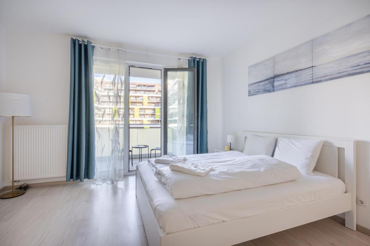 Grand Corvin Studio With Balcony Budapest Luaran gambar