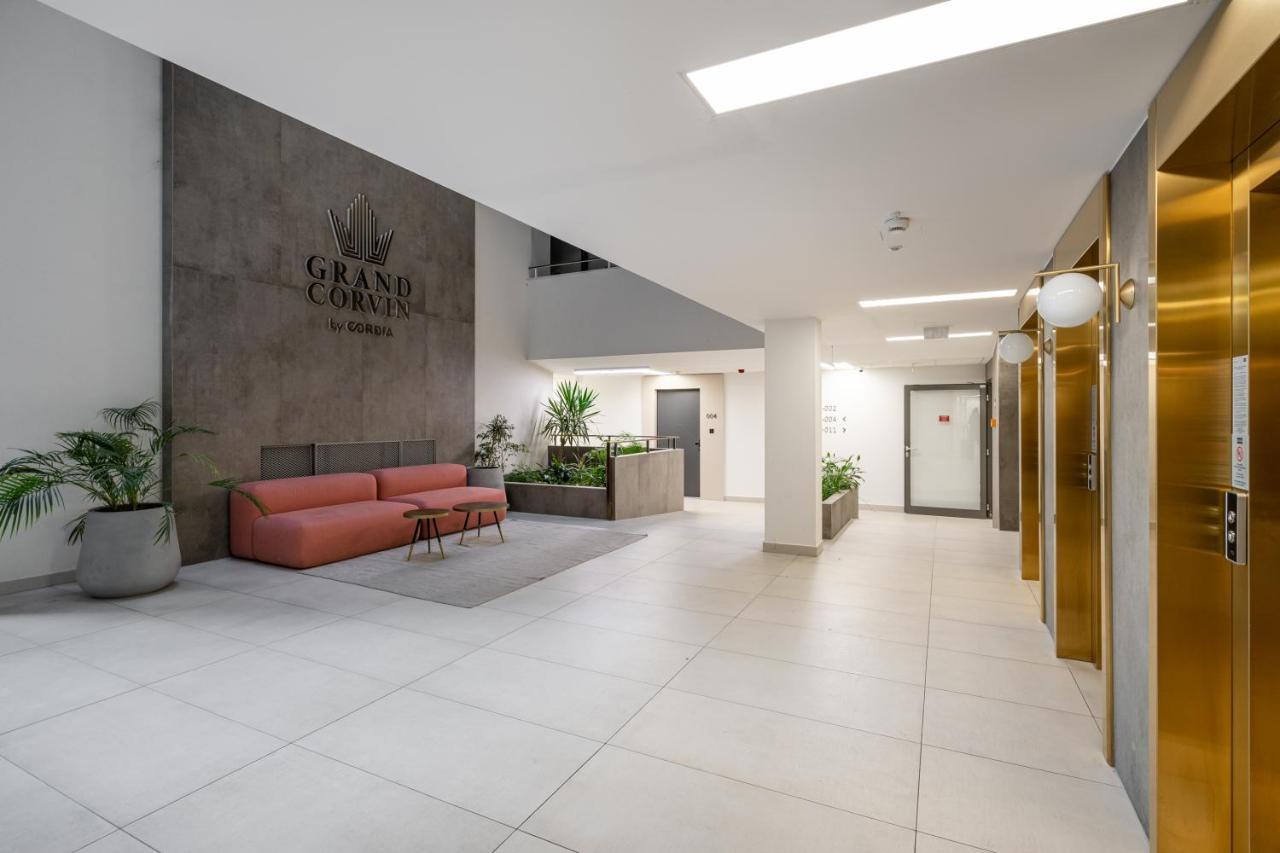 Grand Corvin Studio With Balcony Budapest Luaran gambar